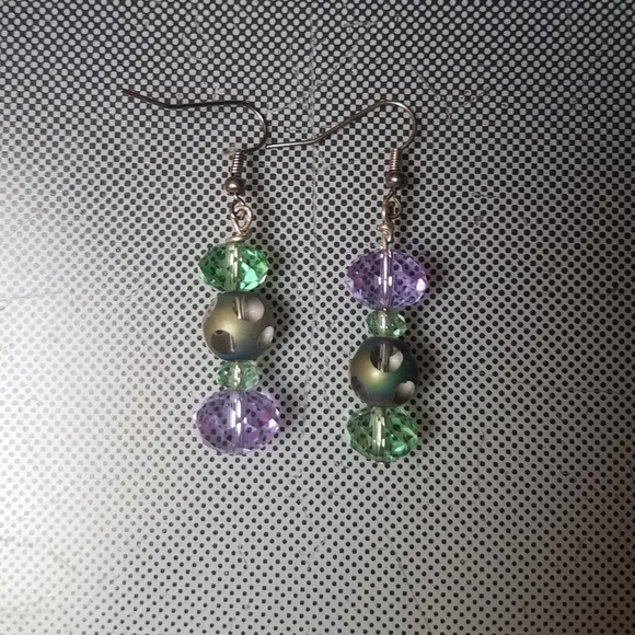 Runway fashion earrings with reverse color gems - Picture 1 of 3